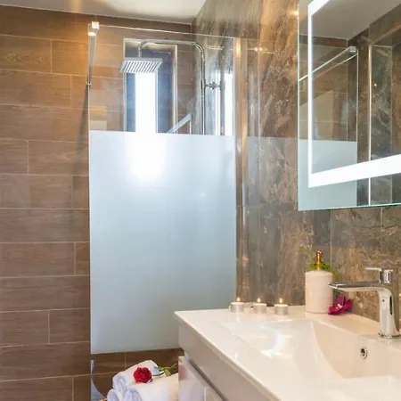 Διαμέρισμα Odyssea View & Hot Jacuzzi Front