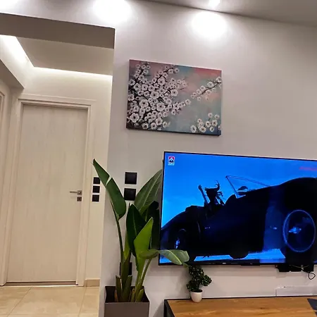 Odyssea View & Hot Jacuzzi Front