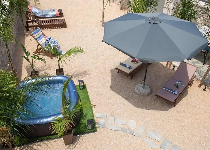 Odyssea View & Hot Jacuzzi Front * Kremastí