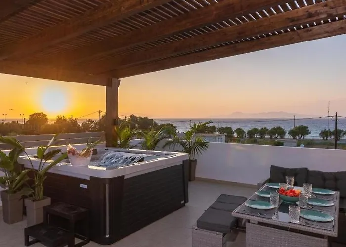 Odyssea View & Hot Jacuzzi Front Lägenhet