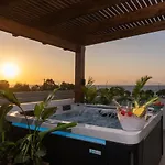 Apartamento Odyssea View & Hot Jacuzzi Front Kremastí