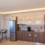 Odyssea View & Hot Jacuzzi Front Apartament