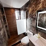 Odyssea View & Hot Jacuzzi Front Apartamento *