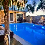 Odyssea View & Hot Jacuzzi Front Kremastí