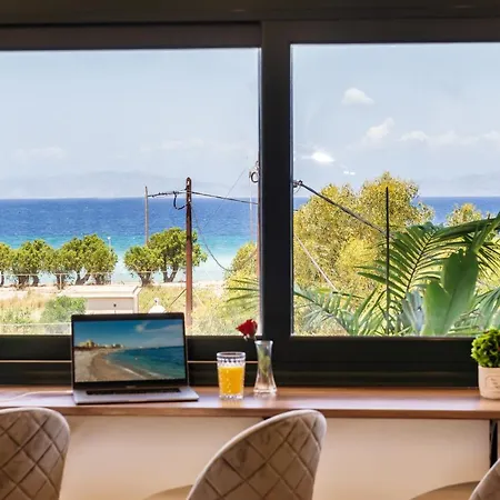 Odyssea View & Hot Jacuzzi Front