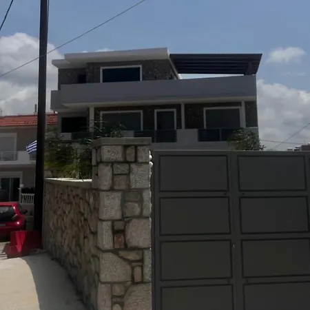 Odyssea View & Hot Jacuzzi Front Apartment