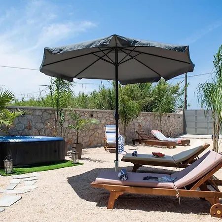 Odyssea View & Hot Jacuzzi Front Apartament *