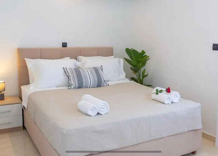 Odyssea View & Hot Jacuzzi Front Apartament