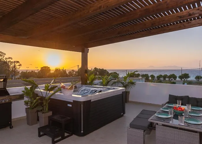 Odyssea View & Hot Jacuzzi Front