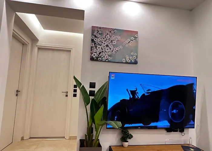 Odyssea View & Hot Jacuzzi Front