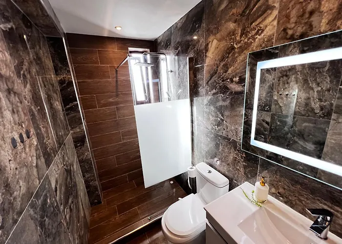 Odyssea View & Hot Jacuzzi Front Apartament *