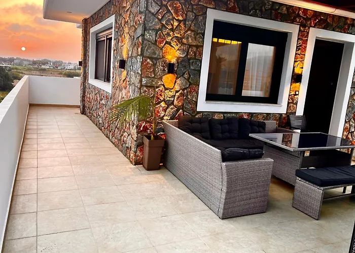 Odyssea View & Hot Jacuzzi Front *