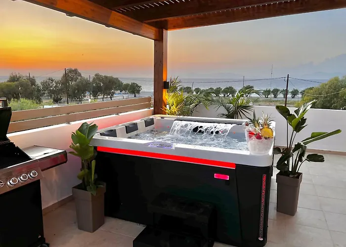 Odyssea View & Hot Jacuzzi Front Kremastí