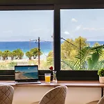 Odyssea View & Hot Jacuzzi Front