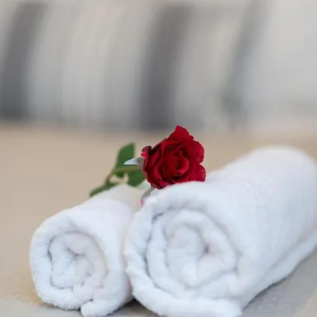 Odyssea View & Hot Jacuzzi Front Kremastí